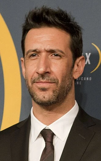 José María Yazpik height profile photo