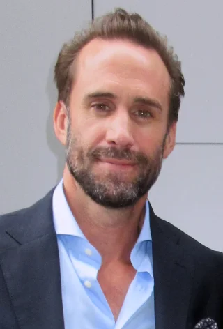 Joseph Fiennes height profile photo
