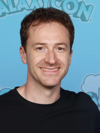 Joseph Mazzello height profile photo