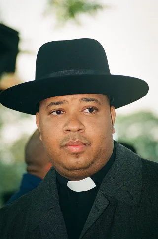 Joseph Simmons height profile photo