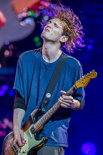 Josh Klinghoffer height profile photo