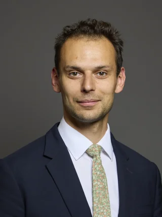 Josh Simons height profile photo