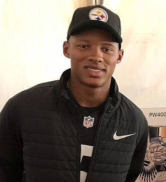 Joshua Dobbs height profile photo