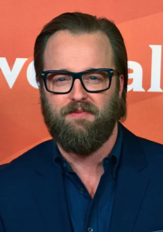 Joshua Leonard height profile photo