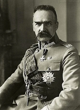 Józef Piłsudski height profile photo