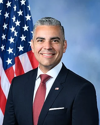 Juan Ciscomani height profile photo