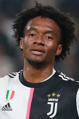 Juan Cuadrado height profile photo