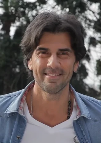 Juan Darthés height profile photo