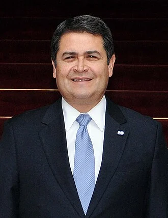 Juan Orlando Hernández height profile photo