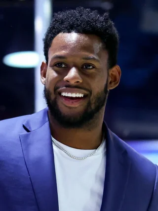 JuJu Smith-Schuster height profile photo