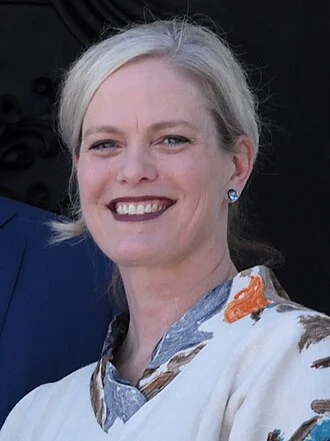 Julia Alexander height profile photo