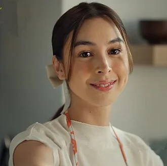 Julia Barretto height profile photo