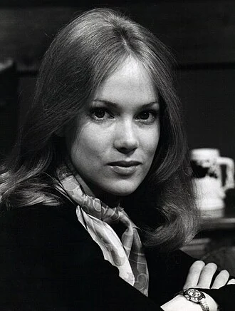 Julia Duffy height profile photo