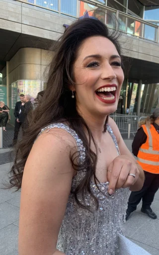 Julia Goulding height profile photo