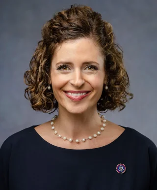 Julia Letlow height profile photo