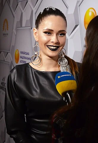 Julia Sanina height profile photo