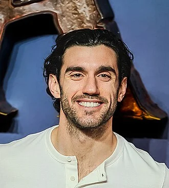 Julian Caillon height profile photo