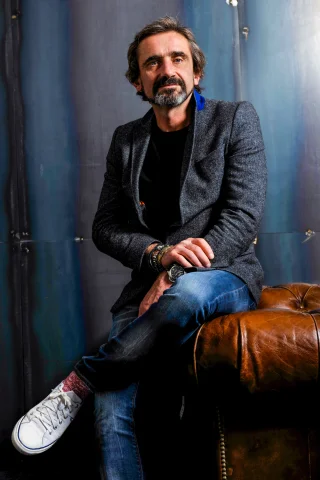 Julian Dunkerton height profile photo