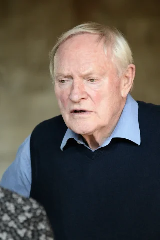 Julian Glover height profile photo