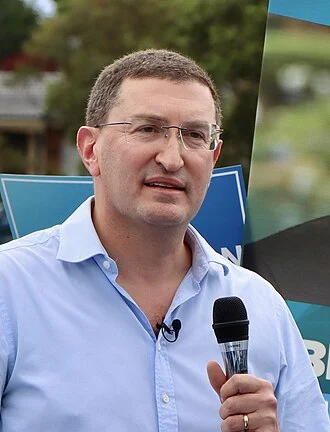 Julian Leeser height profile photo
