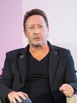 Julian Lennon height profile photo