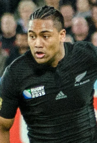 Julian Savea height profile photo