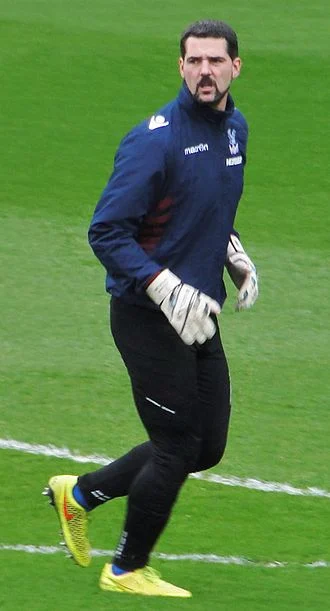 Julián Speroni height profile photo