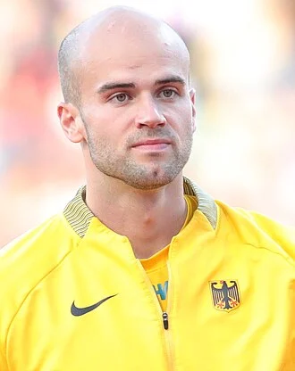 Julian Weber height profile photo