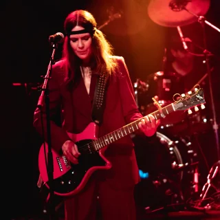 Juliana Hatfield height profile photo