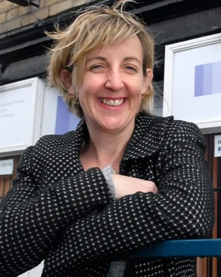 Julie Hesmondhalgh height profile photo