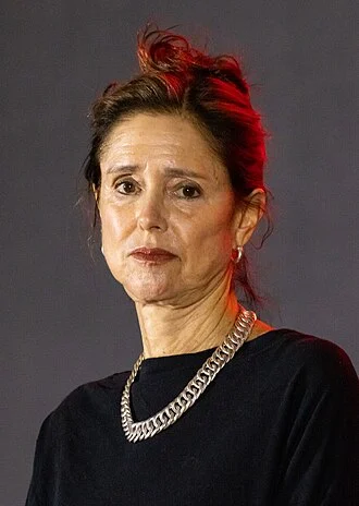 Julie Taymor height profile photo