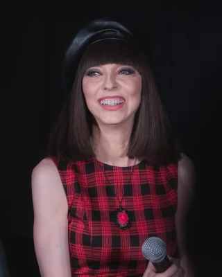 Juliet Landau height profile photo