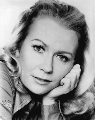 Juliet Mills height profile photo