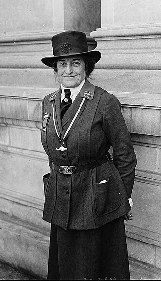 Juliette Gordon Low height profile photo
