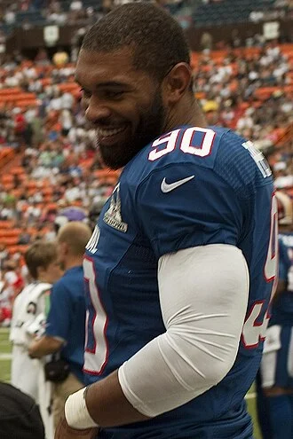 Julius Peppers height profile photo