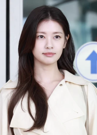 Jung So-min height profile photo