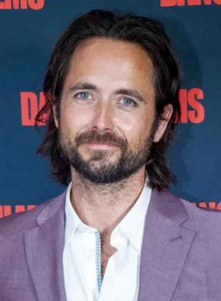 Justin Chatwin height profile photo