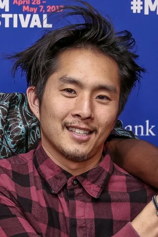 Justin Chon height profile photo