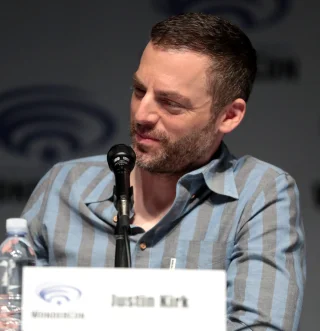 Justin Kirk height profile photo