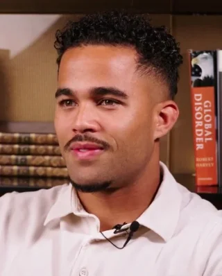 Justin Kluivert height profile photo