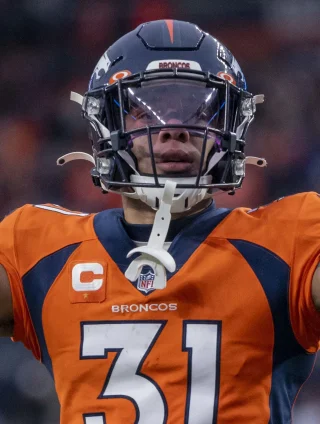 Justin Simmons (American football) height profile photo