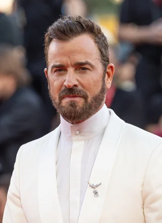 Justin Theroux height profile photo