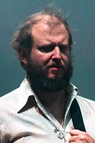 Justin Vernon height profile photo