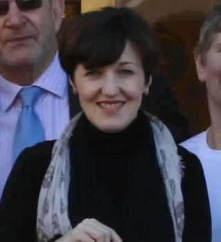 Kacey Ainsworth height profile photo
