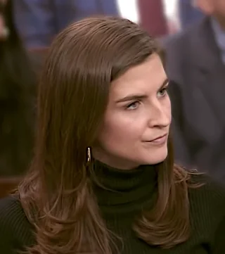Kaitlan Collins height profile photo
