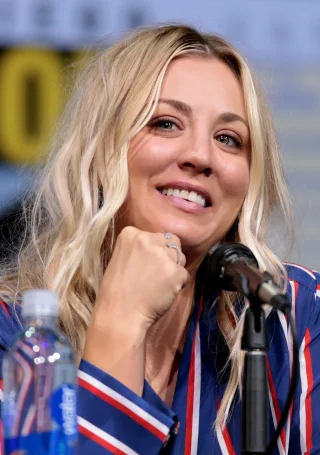 Kaley Cuoco height profile photo