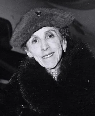 Karen Blixen height profile photo