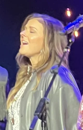 Karen Fairchild height profile photo
