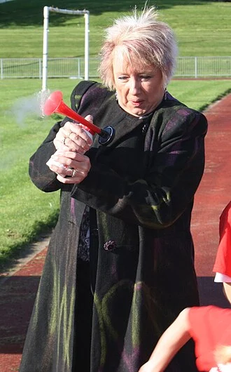Karen Lumley height profile photo