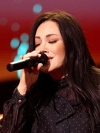 Kari Jobe height profile photo